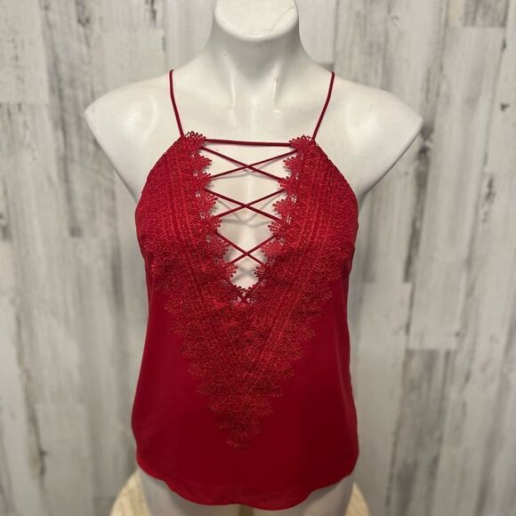 Red tank top - Picture 2 of 6